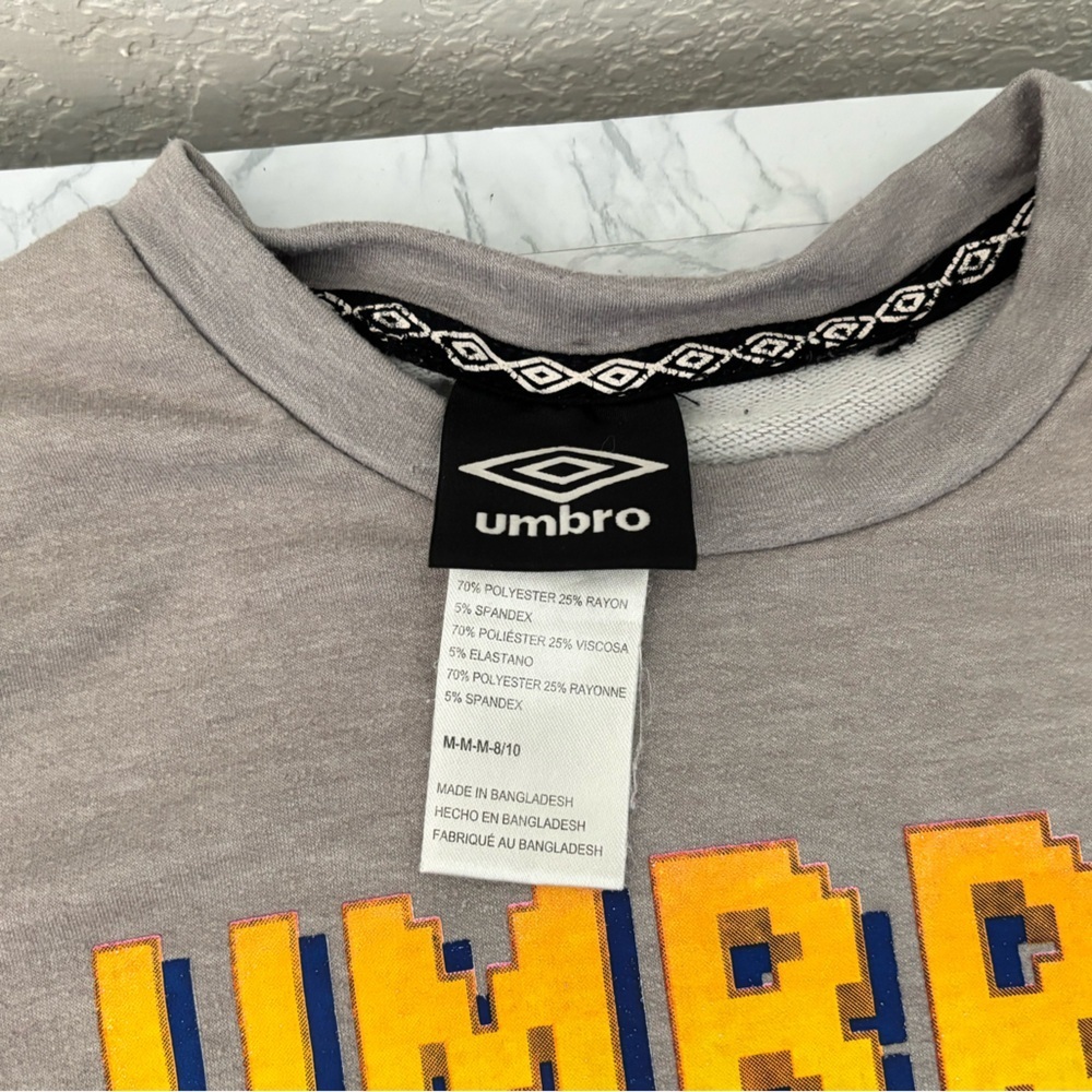 Umbro Boys Training Short Sleeve Shirt Size Medium Vtg Knit Lined Gray Soccer​​ - Picture 2 of 3